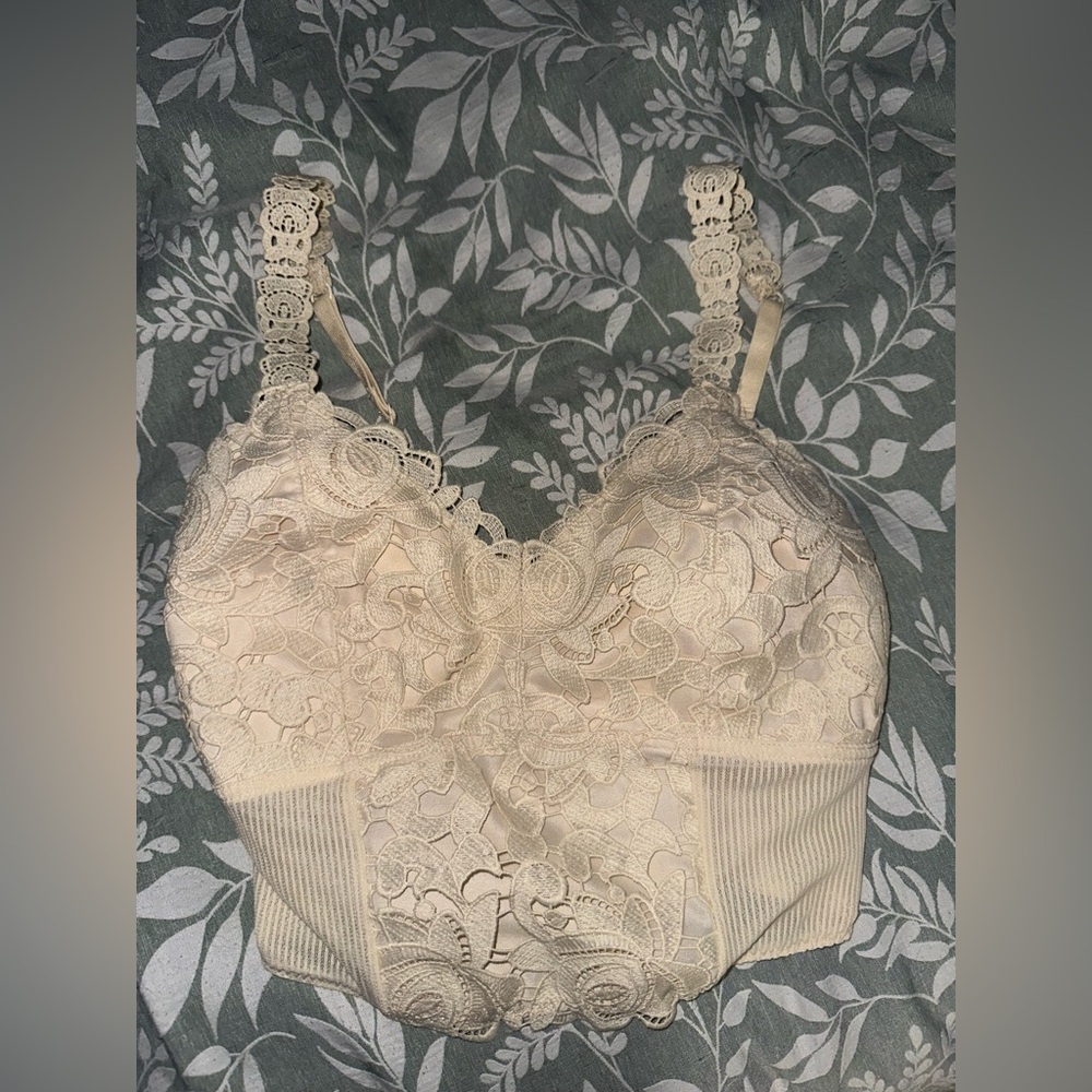 BKE crop top with built in bra padding - small